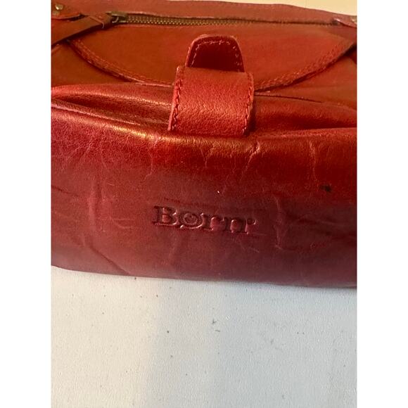 Børn Red Leather Crossbody Bag - Stylish and Practical! - Picture 9 of 12